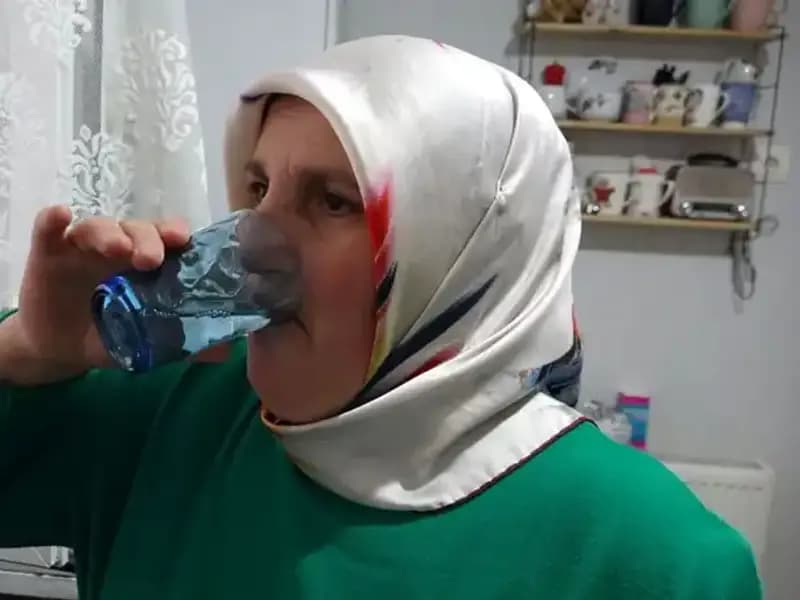 30 Yıldır Nisan Yağmurunu Şifa İçin İçiyor: Bu Gelenek Nesilden Nesile Geçiyor