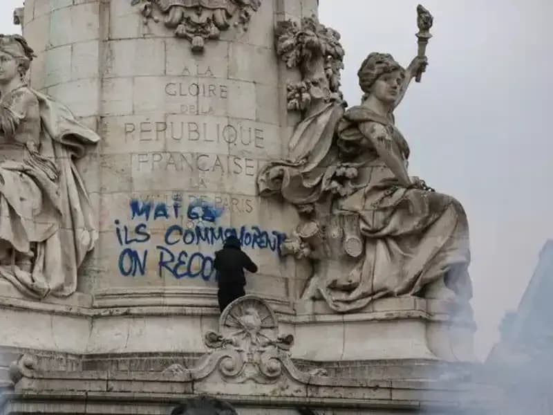 Paris Belediyesi'nden Grafiti Yazılarına Sert Müdahele: Yeni Düzenleme Ne Getiriyor?