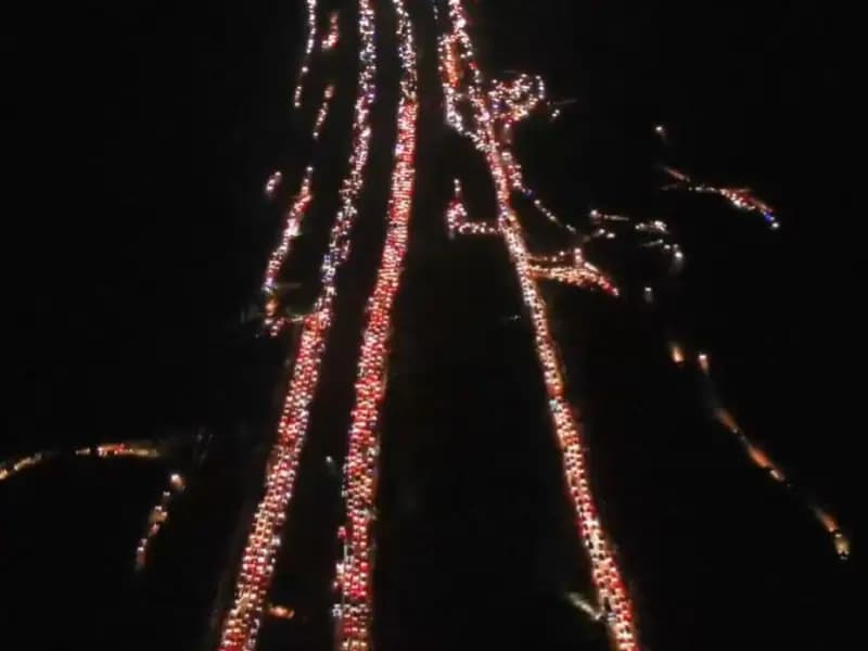 Şam'da İnsan Akını: Suriyeliler Şehre Akın Ediyor