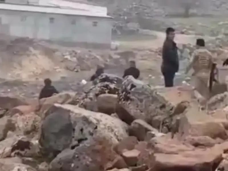 Diyarbakır'da Kan Donduran Çatışma: Taşlı, Sopalı ve Silahlı Kavga!