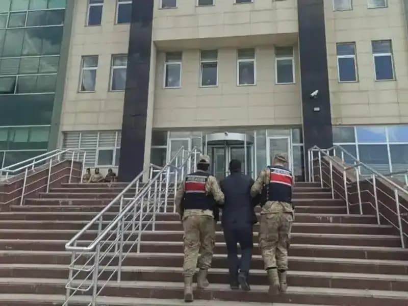 Hapis Cezası ile Aranan Şahıs Saklandığı Yerde Yakaladı, Olayın Ayrıntıları Şok Edici