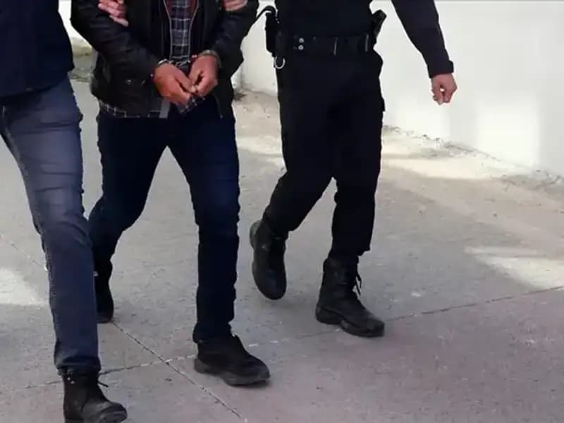 FETÖ Bağlantılı Taksi Dönüşümüne Baskın: 6 Tutuklama