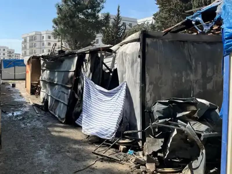 İşçilerin Kaldığı Konteynerde Yangın: Facianın Eşiğinden Dönüldü