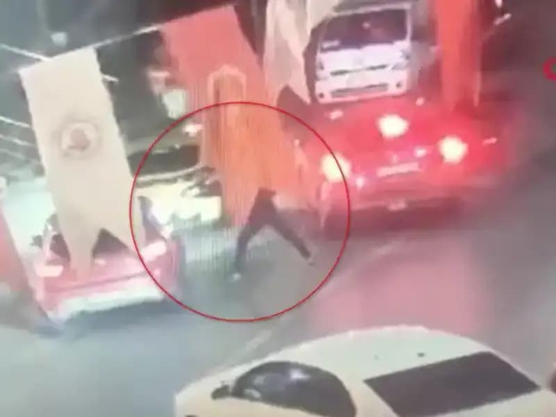 Genç Otomobilde Hedef Alındı: Günlerdir Konuşulan Kurşunlama Olayı