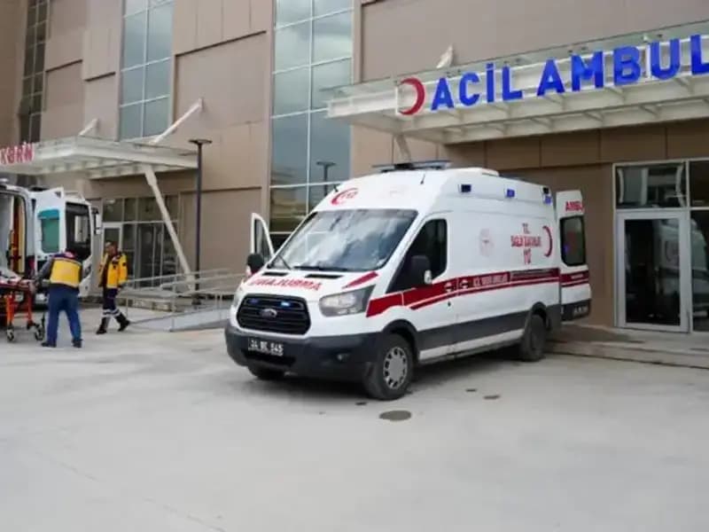 Erzincan'da Çarpıcı Kaza: Bir Kişi Hayatını Kaybetti, Üç Yaralı