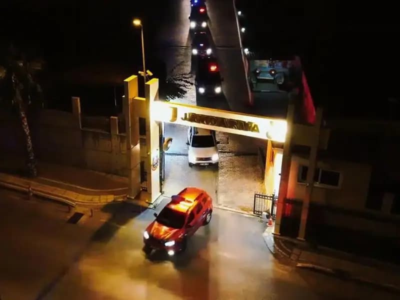 Göçmen kaçakçılarına yönelik "Kalkan33" operasyonu: 115 kişi gözaltına alındı