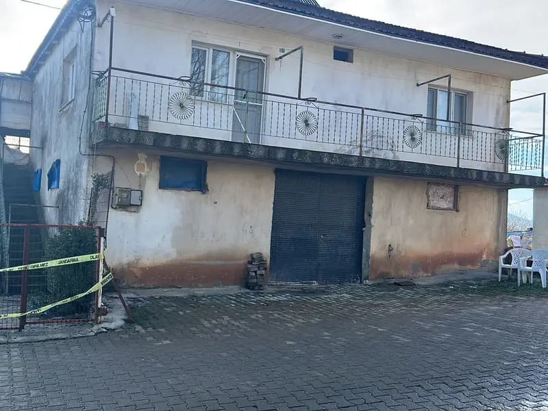 Manisa'da Boşanma Aşamasındaki Eşini ve Ailesini Öldürdü