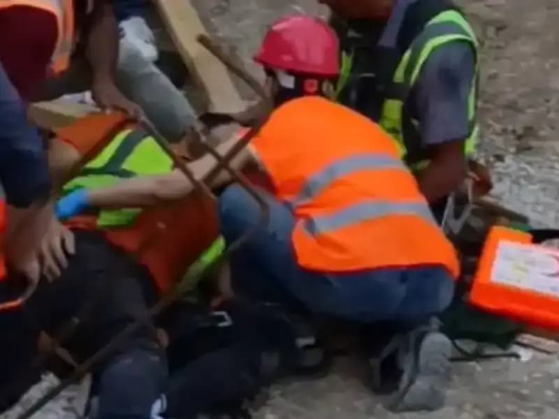 Adana'da İnşaat Alanında Korkutan Kaza: İki İşçi Yaralandı