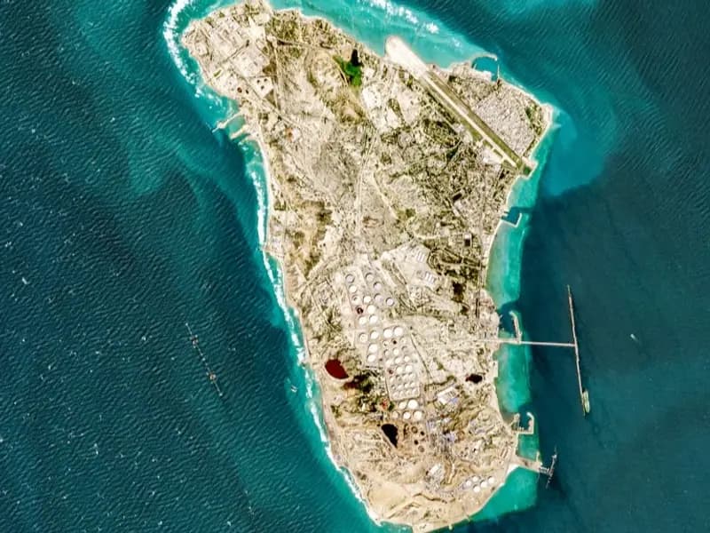 Hark Adası'na Saldırı: İran Petrol İhracatı Tehlikede mi?