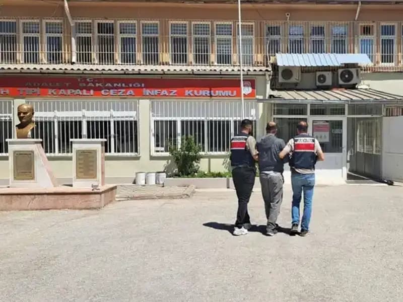 Kırmızı Bültenle Aranan Şüpheli Eskişehir'de Yakalandı: Detaylar Ortaya Çıktı
