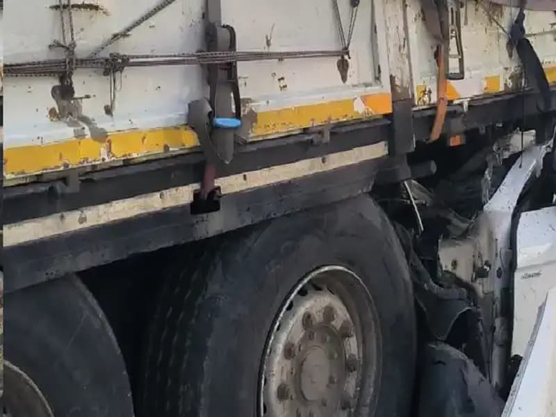 TIR Kazasında Dehşet Verici Anlar: Arkadan Saplanan Ok Gibi Bir Kaza!