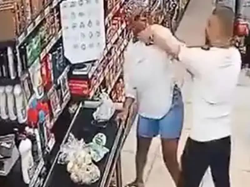 Market Kasasındaki Olay: Çocuğunun Önünde Kadına Saldırdı!