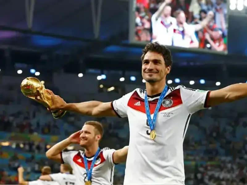 Almanya'nın Efsane Savunma Oyuncusu Hummels Futbolu Bırakma Kararını Açıkladı!