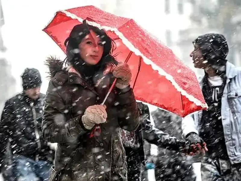 İstanbul'da Aniden Gelen Soğuk Hava Dalgası: Sıcaklık 20 Derece Düşecek!