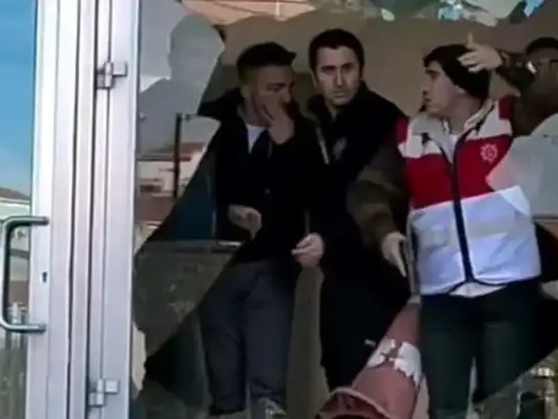 Futbol Maçında Gergin Anlar: Taraftarlar Arasında Savaş Çıktı!