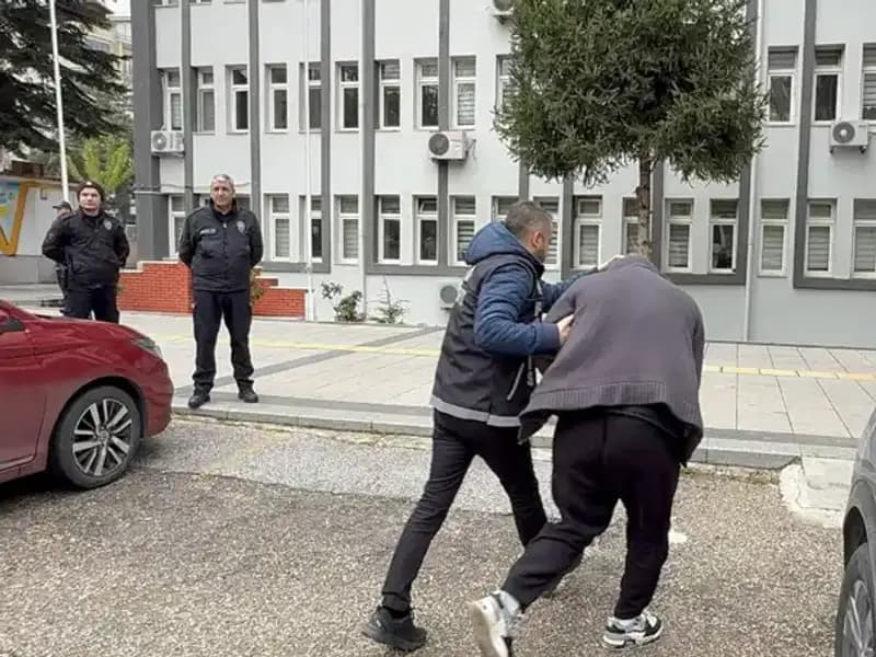 10 Bin Sentetik Ecza Hapı Ele Geçirildi: 20 Şüpheli Gözaltında!