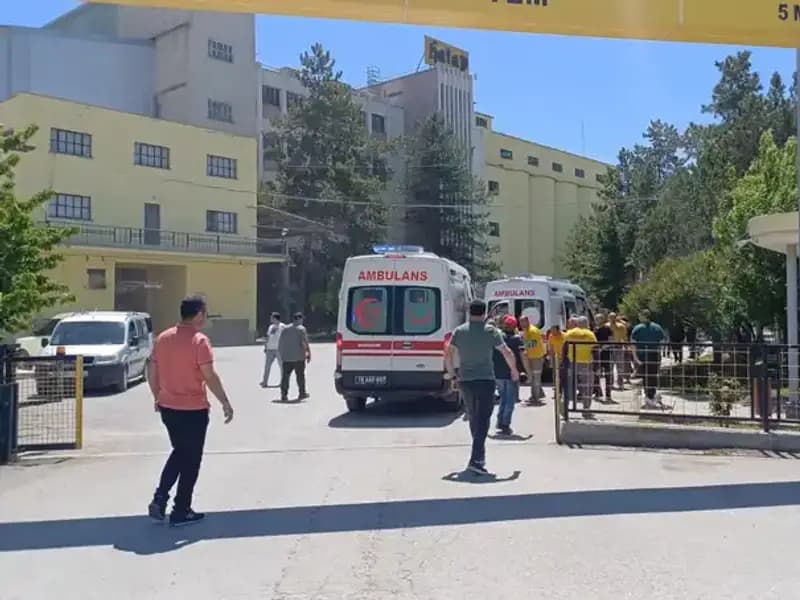 Çorum'da Un Fabrikasında Korkunç Patlama: 10 Yaralı, Biri Ağır