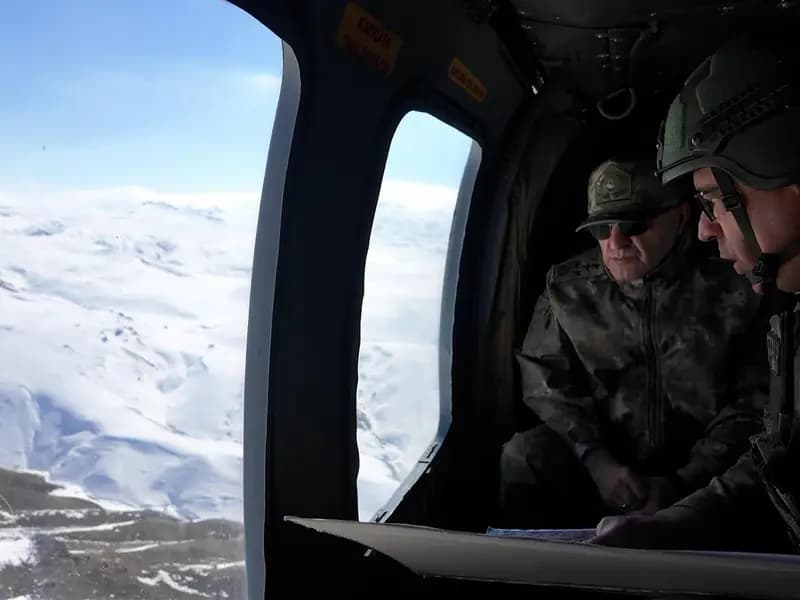 Kara Kuvvetleri Komutanı Tokel, İran Sınırında İncelemelerde Bulundu