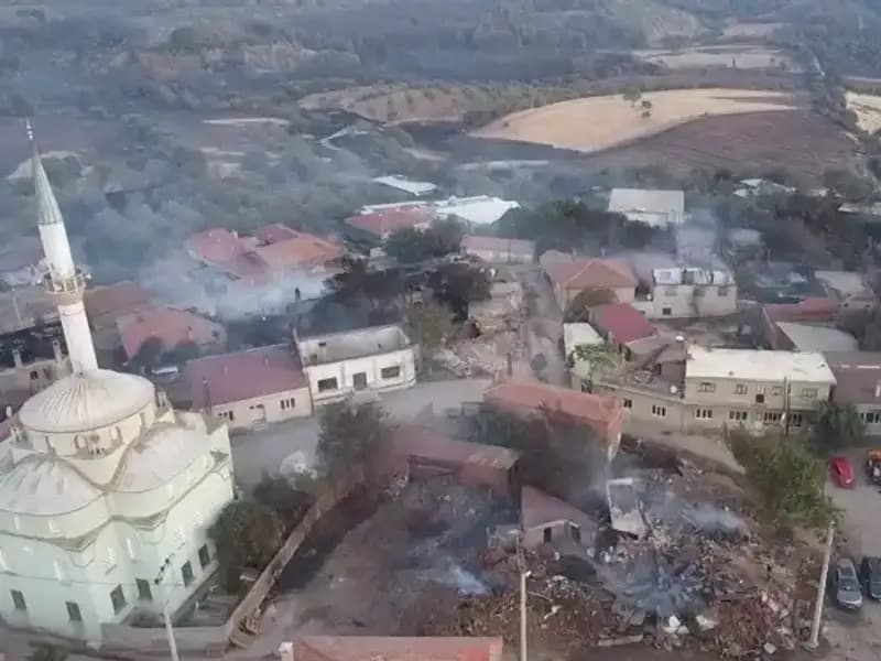 Çanakkale'de Orman Yangını: Havadan Görüntülerle Tüyler Ürperten Manzara