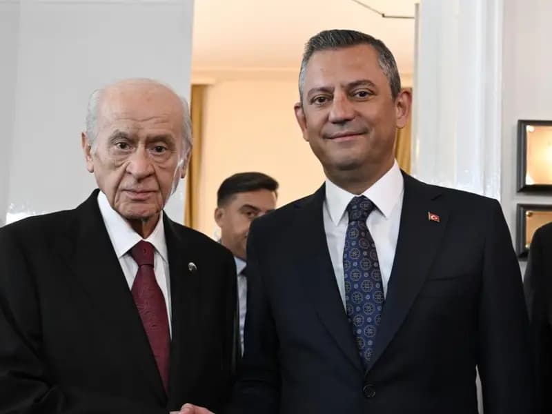 MHP Lideri Bahçeli, CHP Lideri Özel’i Kadir Gecesi'nde Aradı