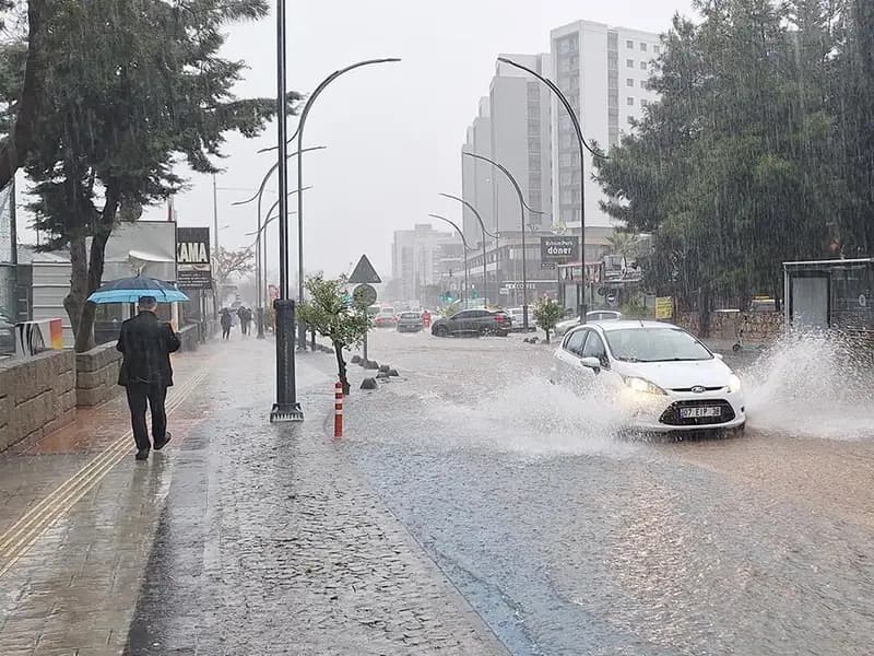 Meteoroloji 17 ili 'turuncu' ve 'sarı' kodla uyardı