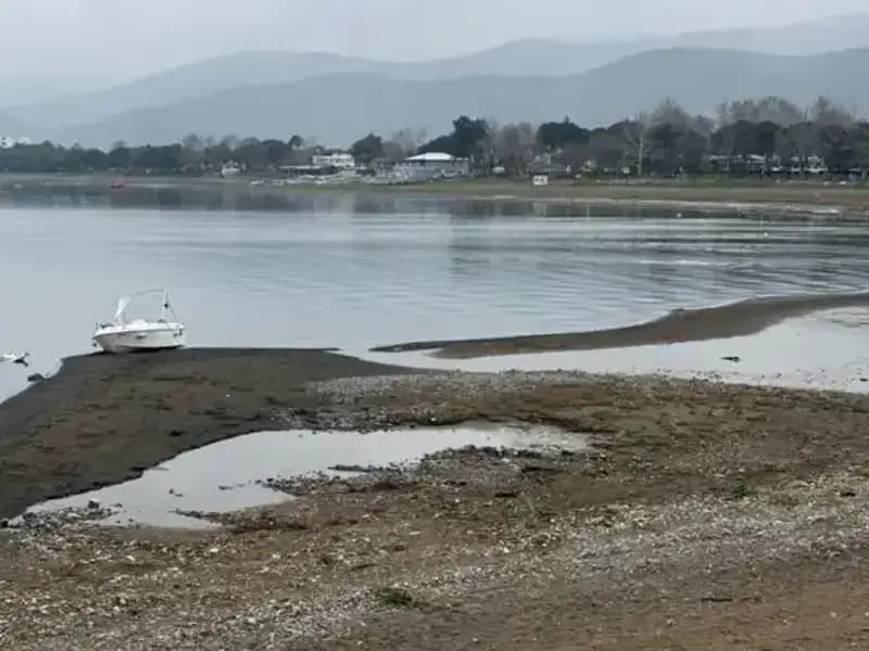 İznik Gölü'nde Kuraklık Krizi: Yağışlara Rağmen Sular Düşüyor!
