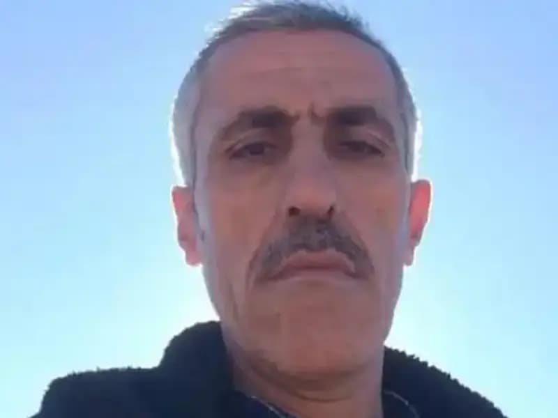 Gençlere "Çime Basmayın" Diye Uyardı, Bıçaklı Saldırıya Uğradı!