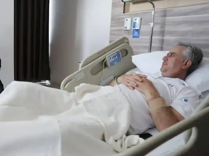 Cumhurbaşkanı Erdoğan, Gazeteci Yalçın'ı Hastanede Ziyaret Etti