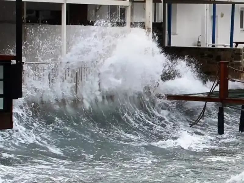 Ege Denizi’nde Şiddetli Fırtına Uyarısı: Tatilcileri Neler Bekliyor?