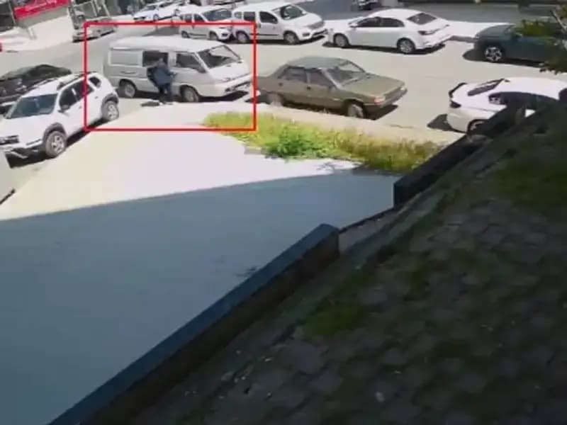 Aracını Çalmaya Çalışan Hırsızı Suçüstü Yakalayan Kahraman Vatandaş