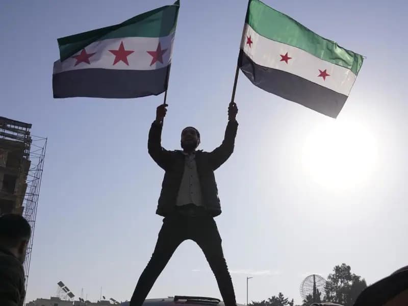 Suriye'de Esed rejimi devrildi, halk kutlamalara devam ediyor
