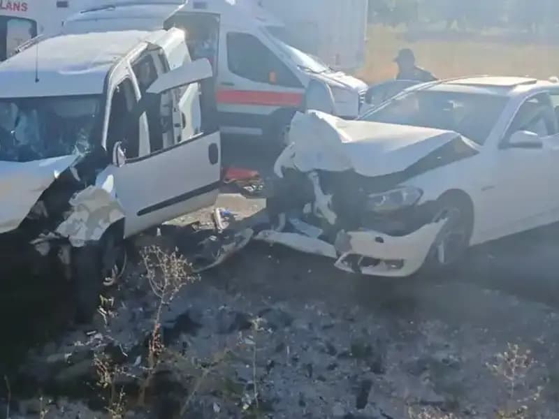 Nevşehir'de Korkutan Trafik Kazası: 14 Yaralı, Olay Anı Gözler Önünde