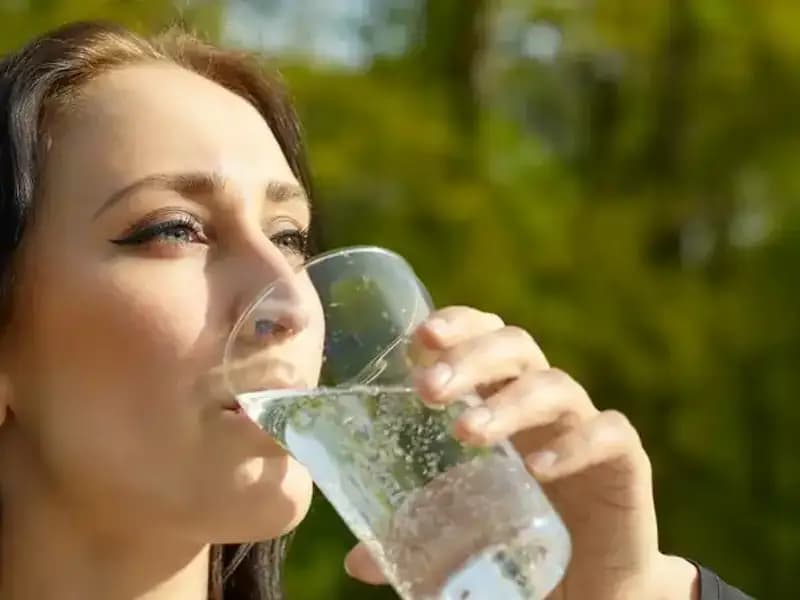 Uzmanlardan Şaşırtan Açıklama: 4 Besin Sağlık İçin Hayati, 2 Besin Tehlikeli!