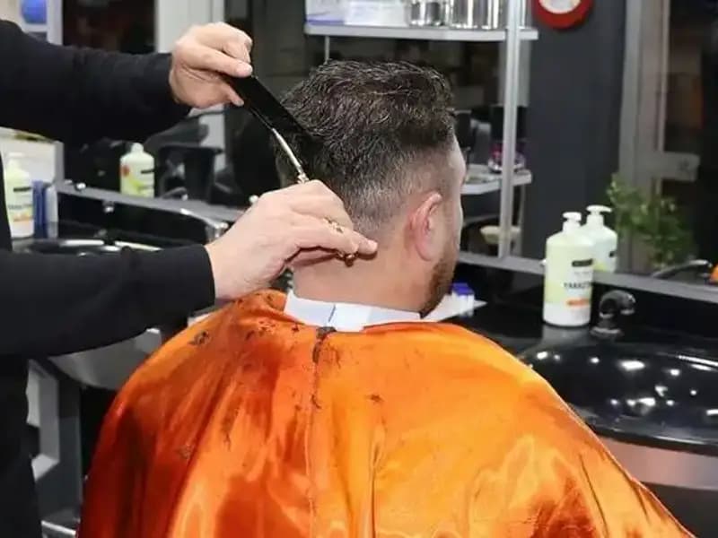 İngiltere’de Türk Berber Dükkanlarına Yönelik Soruşturma Başlatıldı