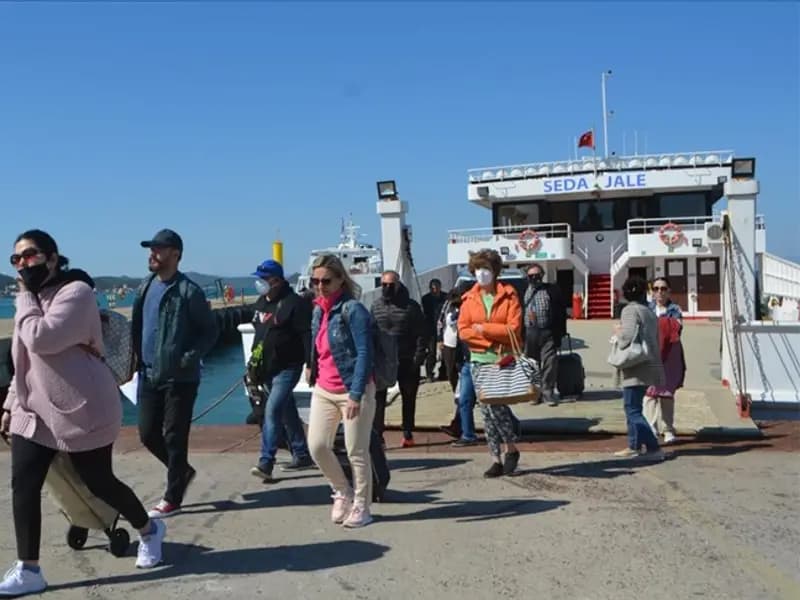 Midilli'de Çiftçilerin Protestosu, Türk Yolcular Mahsur Kaldı