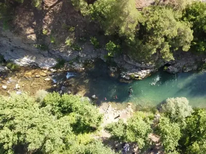 Adana'da Serinleme İmkanları: Yaylacılar Doğal Sularla Sıcakları Unutuyor