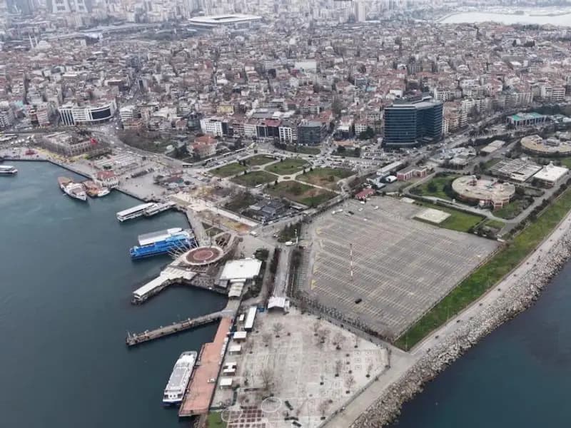 Kadıköy Rıhtım Meydanı'nda Cami Projesi İçin Otopark Tahliyesi
