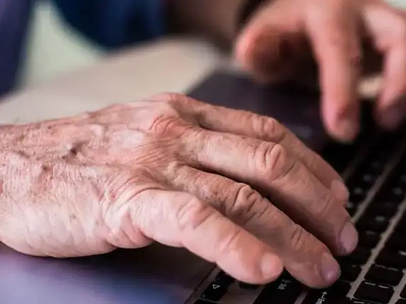 Dijital Dünya, Zihinsel Gücü Koruyor: Teknolojinin Demansa Karşı Rolü