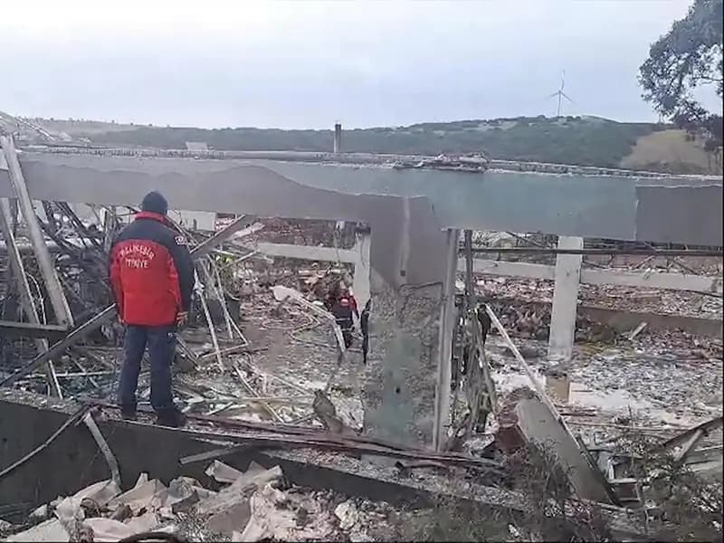 Balıkesir'de Patlayıcı Madde Üreten Fabrikada Patlama!