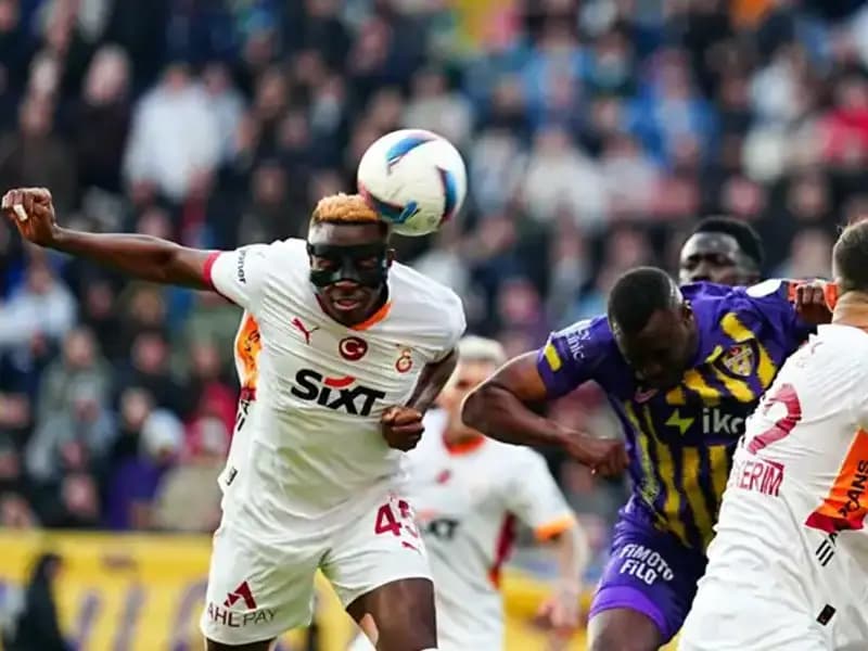 Galatasaray'da Resital Gibi Oynayan Yıldız, Futbolseverleri Büyülüyor