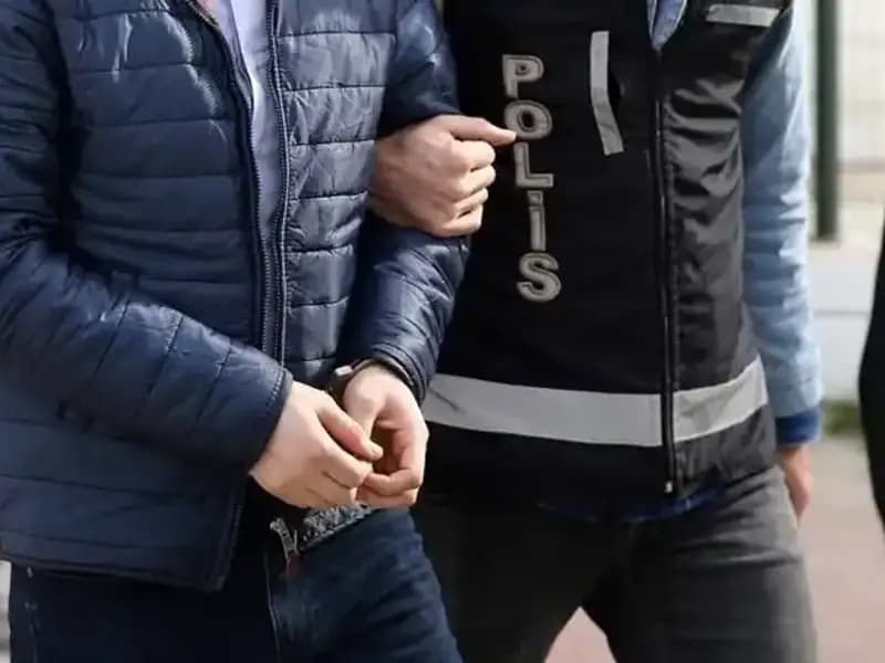 Hırsızlık Olayında Suçüstü Yapan Polisi, 5 Şüpheliyi Tutukladı