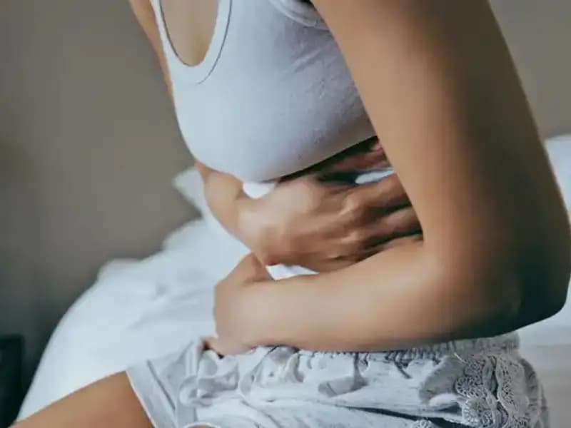 22 Yaşındaki Genç Kızın Bağırsak Kanseri Hikayesi: Uyarıları Göz Ardı Etmemek Gerek!