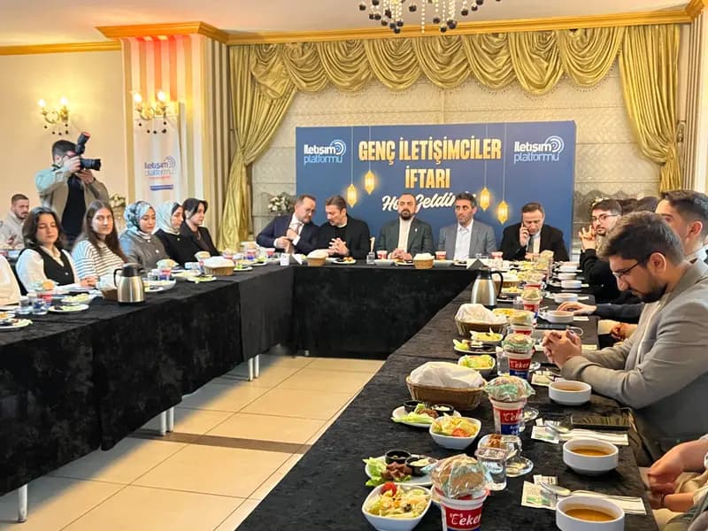 İstanbul'da İletişim Fakültesi Öğrencileri İftar Programında Buluştu