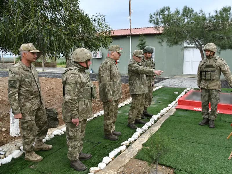 Orgeneral Tokel, KKTC'deki Askeri Birlikleri Denetledi
