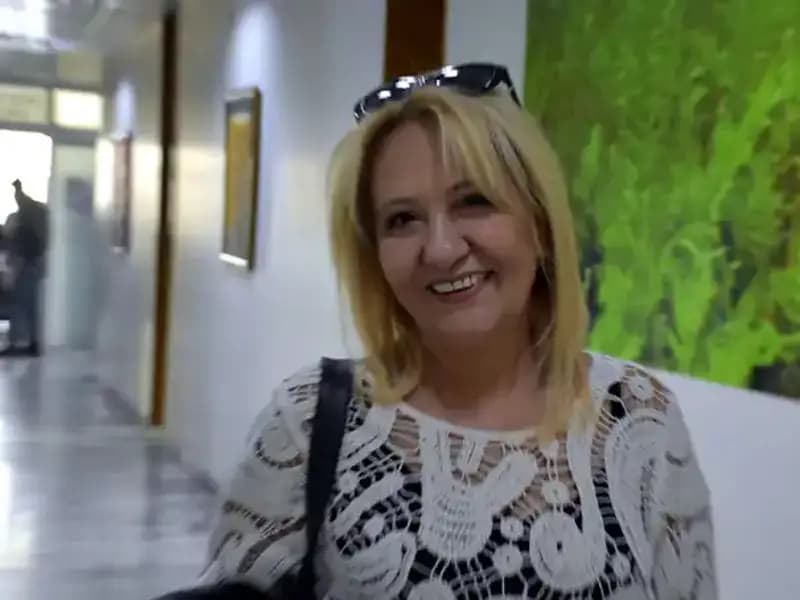 21 Yaşındaki Genç Kızın Trajik Hikayesi: Kansere Yenik Düştü ve 6 Yıl Sonra Kendisine Kanser Teşhisi Kondu