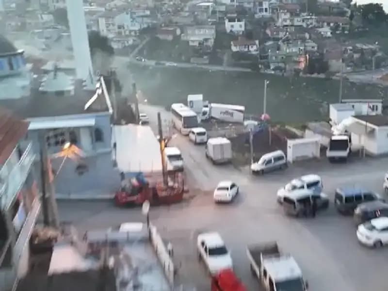 İzmir'de Gerçekleşen 99 Operasyon ile 133 Kişi Gözaltına Alındı!