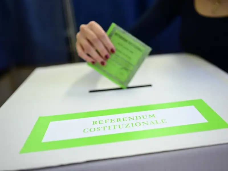 Avrupa'da Sandık Başında: İtalya Referandum, Slovenya Seçim