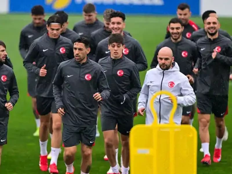 Milli Takım Hazırlıkları Başladı: Ağrıları Olan İki Futbolcu Takımdan Ayrıldı