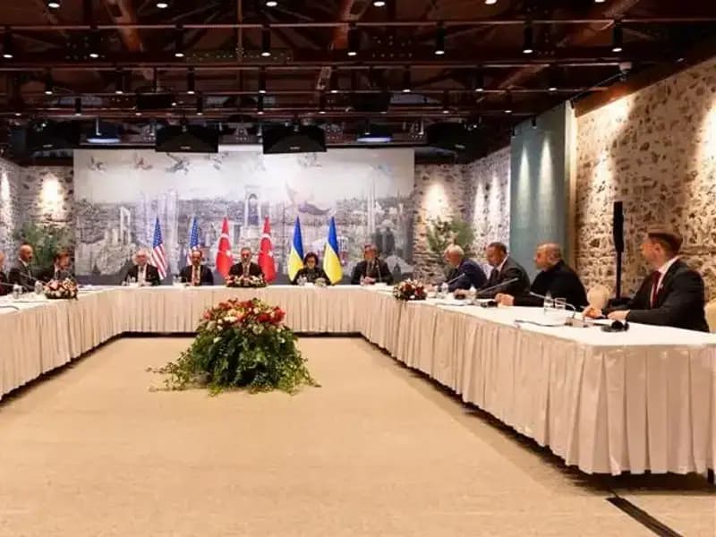 Barış Masasında Kritik Gün: Üçlü Toplantı Başladı, Umutlar Yeniden Yeşerdi