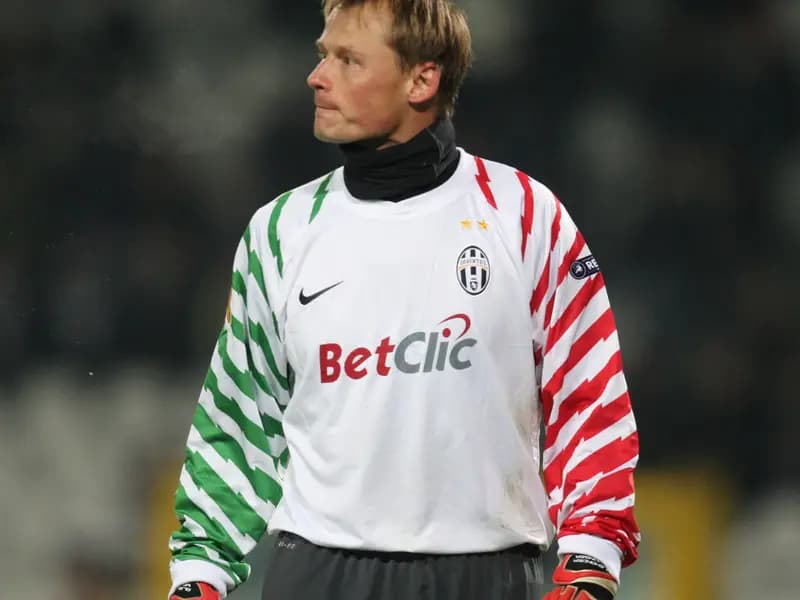 Arsenal'in Eski Kalecisi Alexander Manninger Hayatını Kaybetti